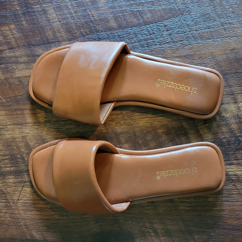 Shoe Dazzle Women's Tan Slide Sandals